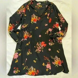 Old Navy Women’s Floral Dress Size Medium Black